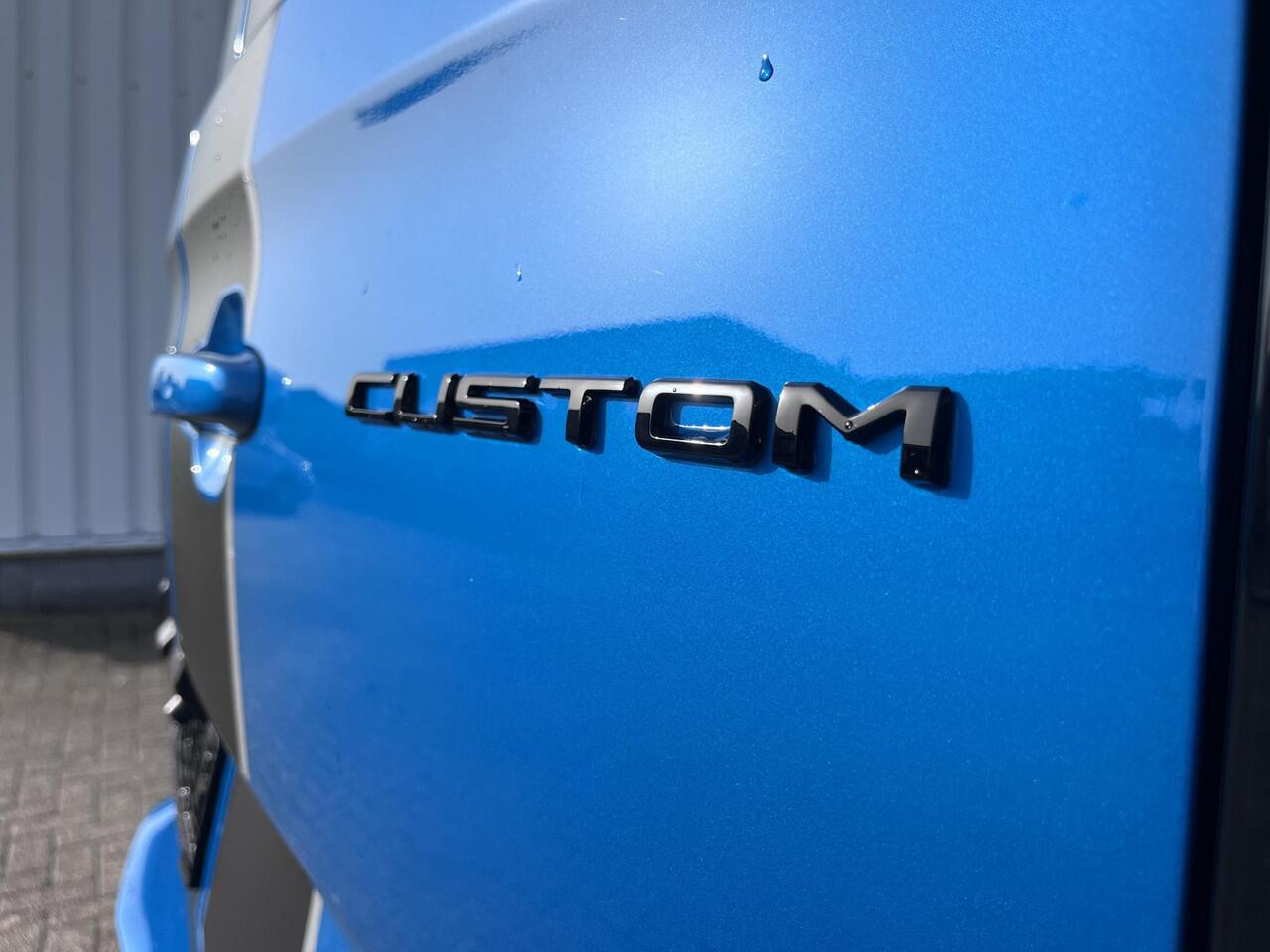 Ford TRANSIT CUSTOM 320 2.5 PHEV L1H1 Sport 233pk | Adaptieve cruise | BLIS | prijs incl. BPM en excl. BTW Dubbele Schuifdeuren elektrisch bedienbaar | Stoelverwarming | All Weather Banden | 360 Camera | Verlengde Fabrieksgarantie tot 10-2029