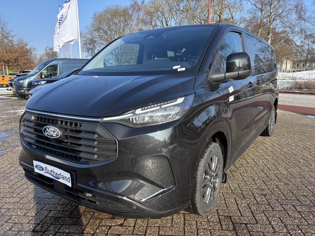 Ford TRANSIT CUSTOM 340 2.5 PHEV L2H1 Limited SCI | 233pk | Kombi | Incl. BTW/BPM | Dubbele zijschuifdeur | Privacy Glass | Inklapbare trekhaak | 17 inch lichtmetalen velgen | Driver Assistance Pack Premium | Verwarmbaar stuurwiel