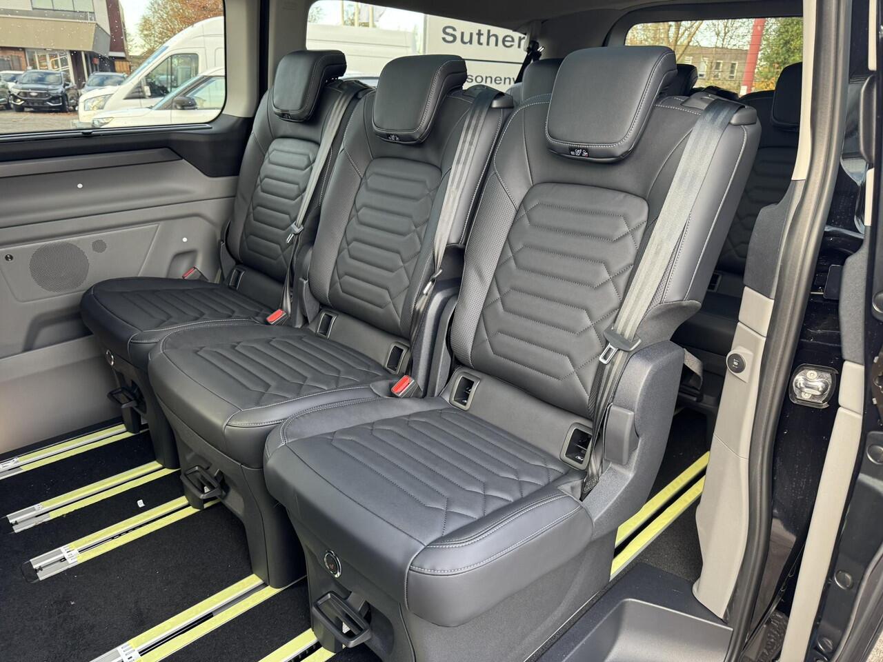 Ford TRANSIT CUSTOM Tourneo 340 2.5 PHEV L2H1 Titanium X 233pk | Incl. BTW/BPM Rijklaar | Handsfree elektrische dubbele zijschuifdeuren | Inklapbare trekhaak | 16-Weg elektrsich verstelbare AGR-stoel | Tourneo Luxury Pack | Verwarmbaar stuurwiel