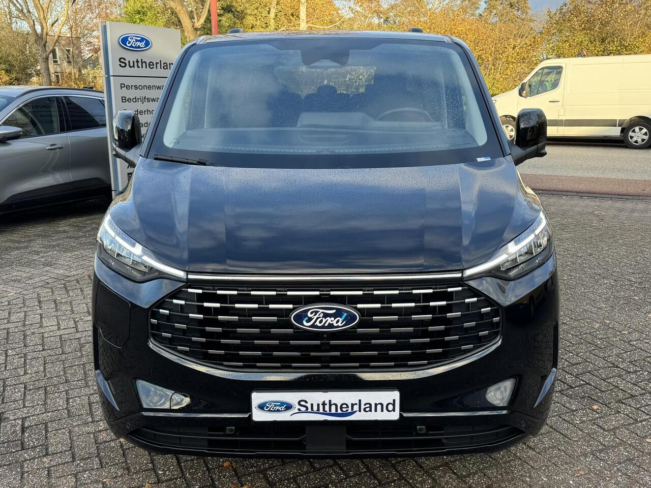 Ford TRANSIT CUSTOM Tourneo 340 2.5 PHEV L2H1 Titanium X 233pk | Incl. BTW/BPM Rijklaar | Handsfree elektrische dubbele zijschuifdeuren | 16-Weg elektrsich verstelbare AGR-stoel | Inklapbare trekhaak | Tourneo Luxury Pack | Verwarmbaar stuurwiel