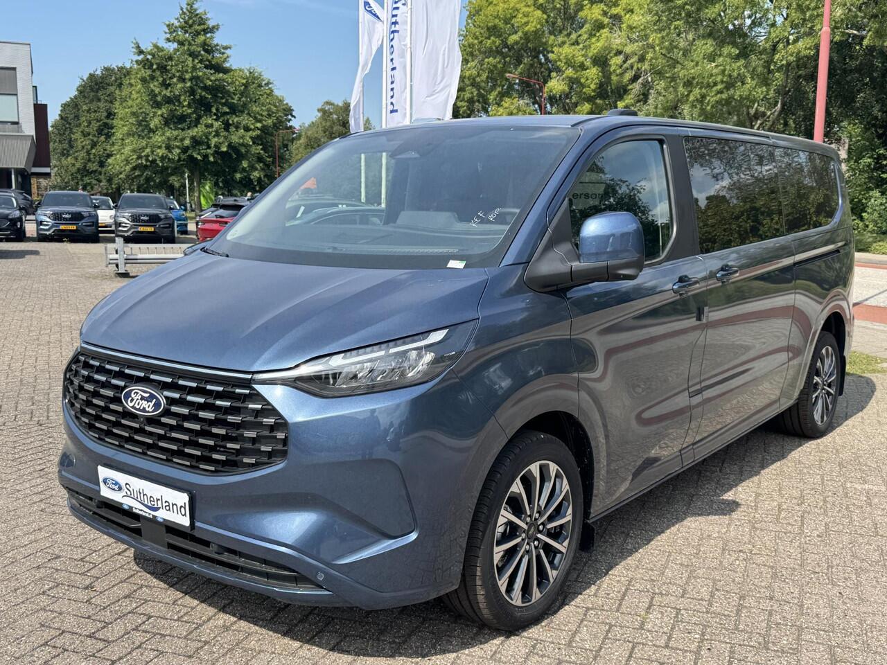 Ford TRANSIT CUSTOM Tourneo 340 2.5 PHEV L2H1 Titanium X 233pk | Incl. BTW/BPM Rijklaar | Handsfree elektrische dubbele zijschuifdeuren | 16-Weg elektrsich verstelbare AGR-stoel | Inklapbare trekhaak | Tourneo Luxury Pack | Verwarmbaar stuurwiel