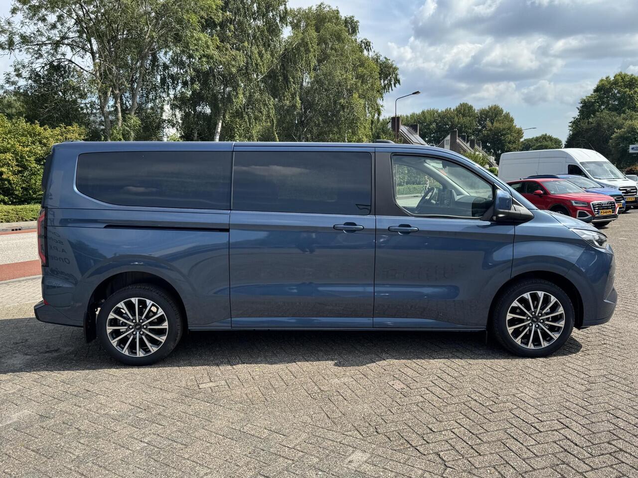 Ford TRANSIT CUSTOM Tourneo 340 2.5 PHEV L2H1 Titanium X 233pk | Incl. BTW/BPM Rijklaar | Handsfree elektrische dubbele zijschuifdeuren | 16-Weg elektrsich verstelbare AGR-stoel | Inklapbare trekhaak | Tourneo Luxury Pack | Verwarmbaar stuurwiel