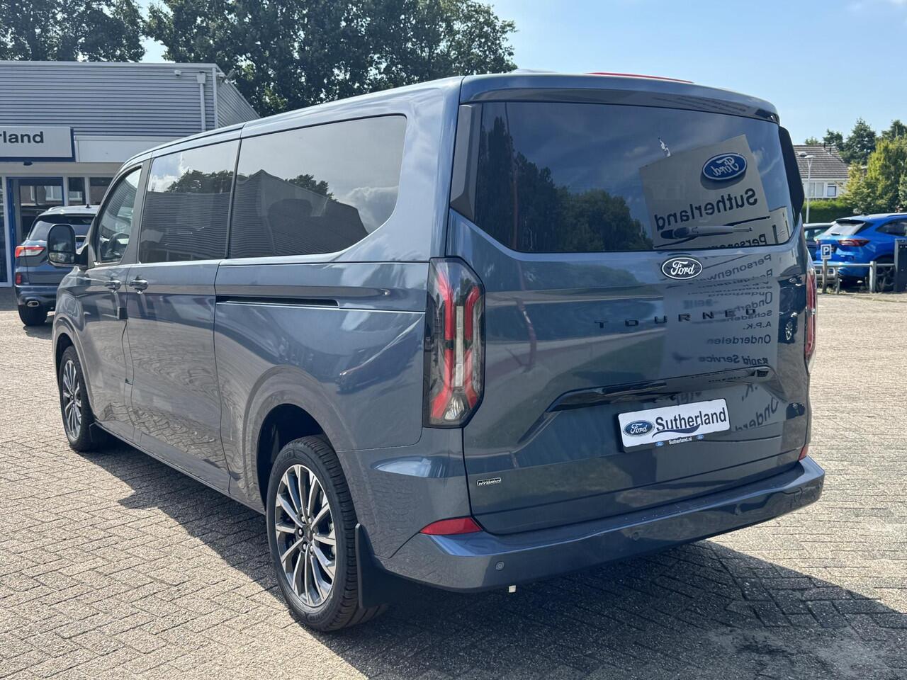 Ford TRANSIT CUSTOM Tourneo 340 2.5 PHEV L2H1 Titanium X 233pk | Incl. BTW/BPM Rijklaar | Handsfree elektrische dubbele zijschuifdeuren | 16-Weg elektrsich verstelbare AGR-stoel | Inklapbare trekhaak | Tourneo Luxury Pack | Verwarmbaar stuurwiel