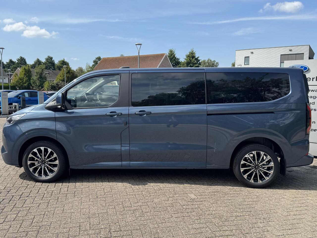 Ford TRANSIT CUSTOM Tourneo 340 2.5 PHEV L2H1 Titanium X 233pk | Incl. BTW/BPM Rijklaar | Handsfree elektrische dubbele zijschuifdeuren | 16-Weg elektrsich verstelbare AGR-stoel | Inklapbare trekhaak | Tourneo Luxury Pack | Verwarmbaar stuurwiel
