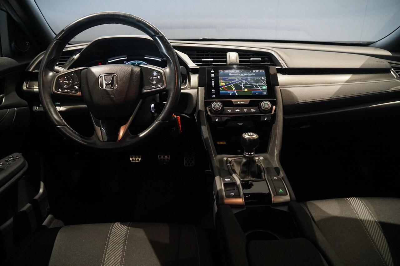 Honda CIVIC 1.0 i-VTEC Elegance + APPLE CARPLAY / TREKHAAK