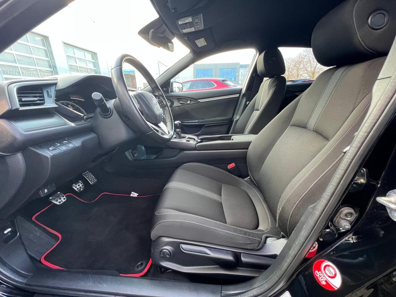 Honda CIVIC 1.0 i-VTEC Elegance TREKHAAK | NED.AUTO | DEALER ONDERHOUDEN | CAMERA | NAVIGATIE | PARKEER SENSOREN | STOEL VERWARMING |