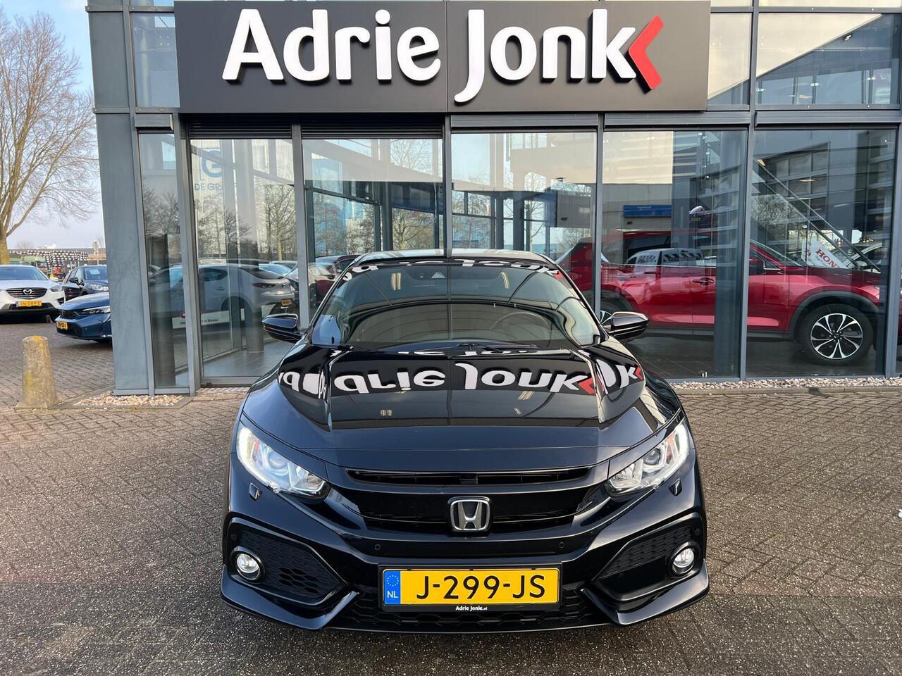 Honda CIVIC 1.0 i-VTEC Elegance TREKHAAK | NED.AUTO | DEALER ONDERHOUDEN | CAMERA | NAVIGATIE | PARKEER SENSOREN | STOEL VERWARMING |