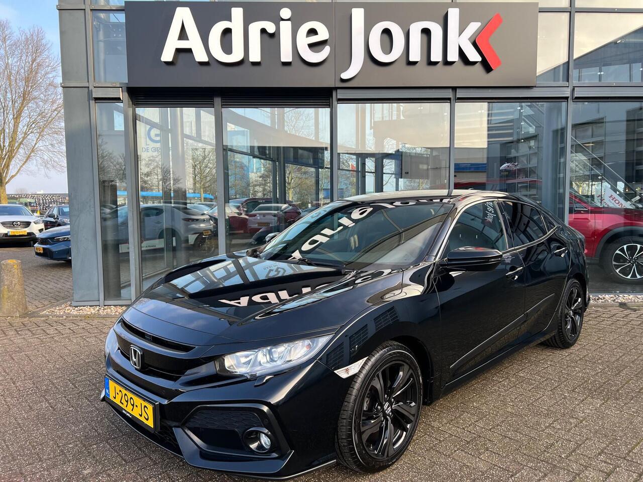 Honda CIVIC 1.0 i-VTEC Elegance TREKHAAK | NED.AUTO | DEALER ONDERHOUDEN | CAMERA | NAVIGATIE | PARKEER SENSOREN | STOEL VERWARMING |