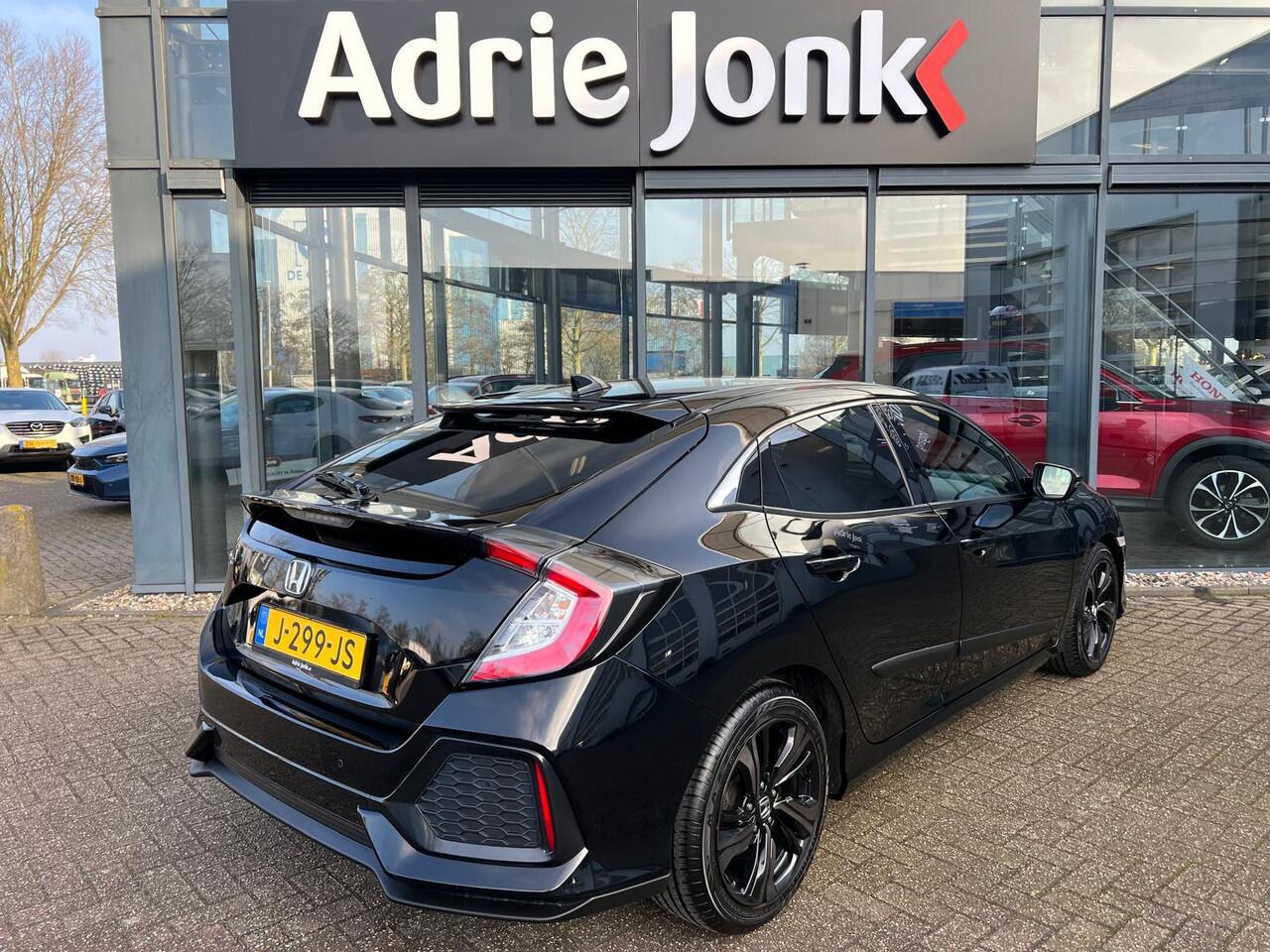 Honda CIVIC 1.0 i-VTEC Elegance TREKHAAK | NED.AUTO | DEALER ONDERHOUDEN | CAMERA | NAVIGATIE | PARKEER SENSOREN | STOEL VERWARMING |