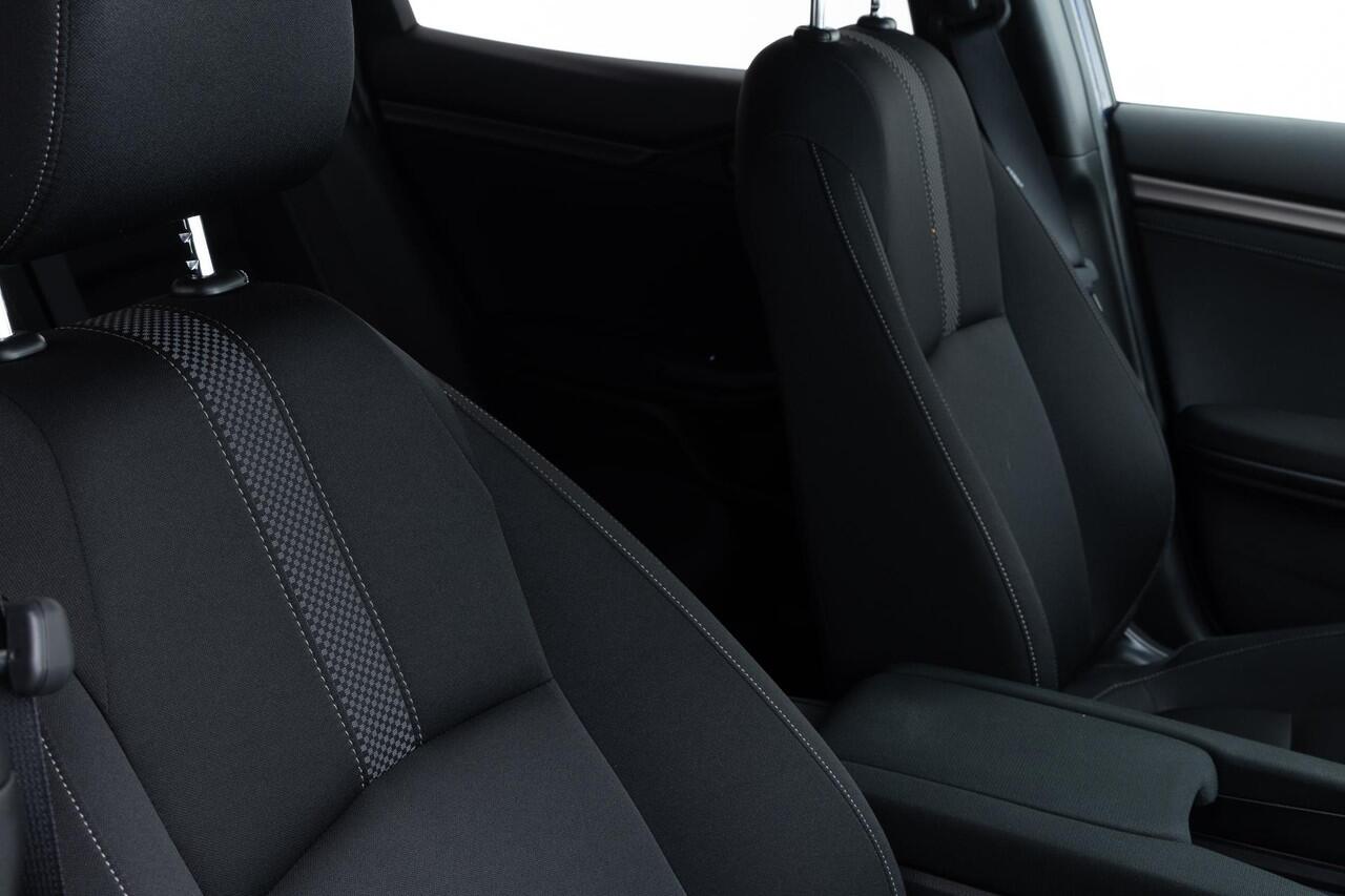 Honda CIVIC 1.0 i-VTEC Elegance | Adapaptive Cruise Control | Rijstrookbegeleiding | Parkeersensoren V+A | Full Led | Navigatie | Achteruitrijcamera | Stoelverwarming |