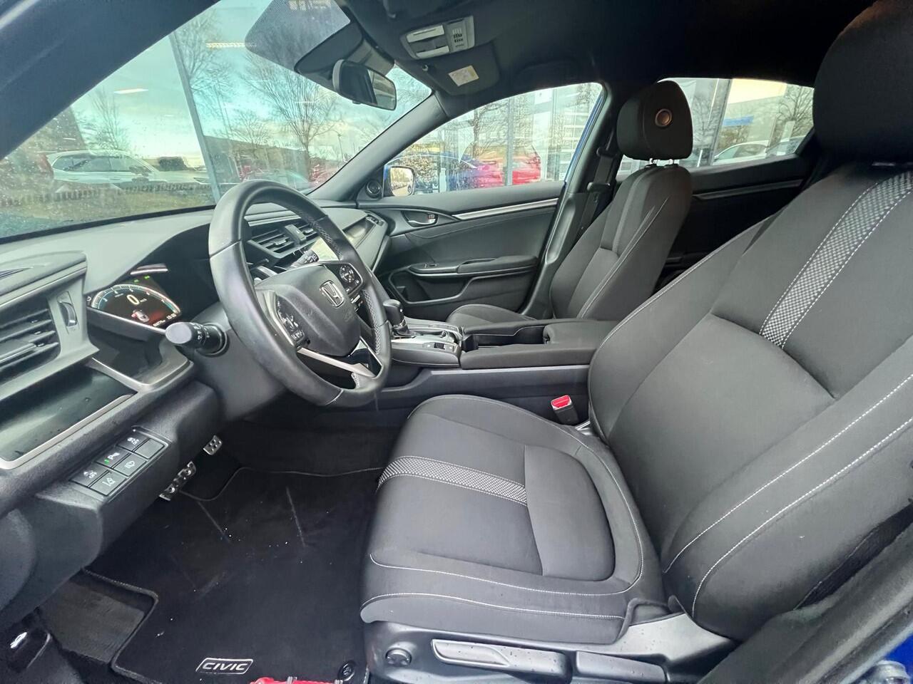 Honda CIVIC 1.0 i-VTEC Business Edition AUTOMAAT | TREKHAAK | NED. AUTO | A.CAMERA | NAVIGATIE | STOEL VERWARMING | CLIMATE CONTROLE | CRUISE CONTROLE |