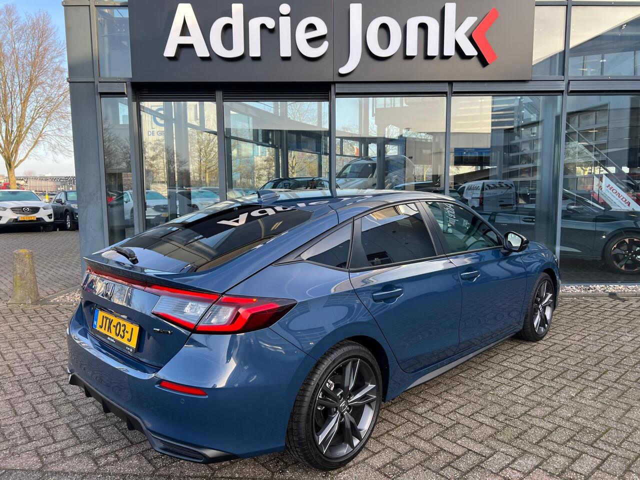 Honda CIVIC 2.0 e:HEV Sport | DEMO | FULL HYBRID | 18 INCH | APPLE & ANROID AUTO | CAMERA | STUUR + STOELVERWARMING | NAVIGATIE |
