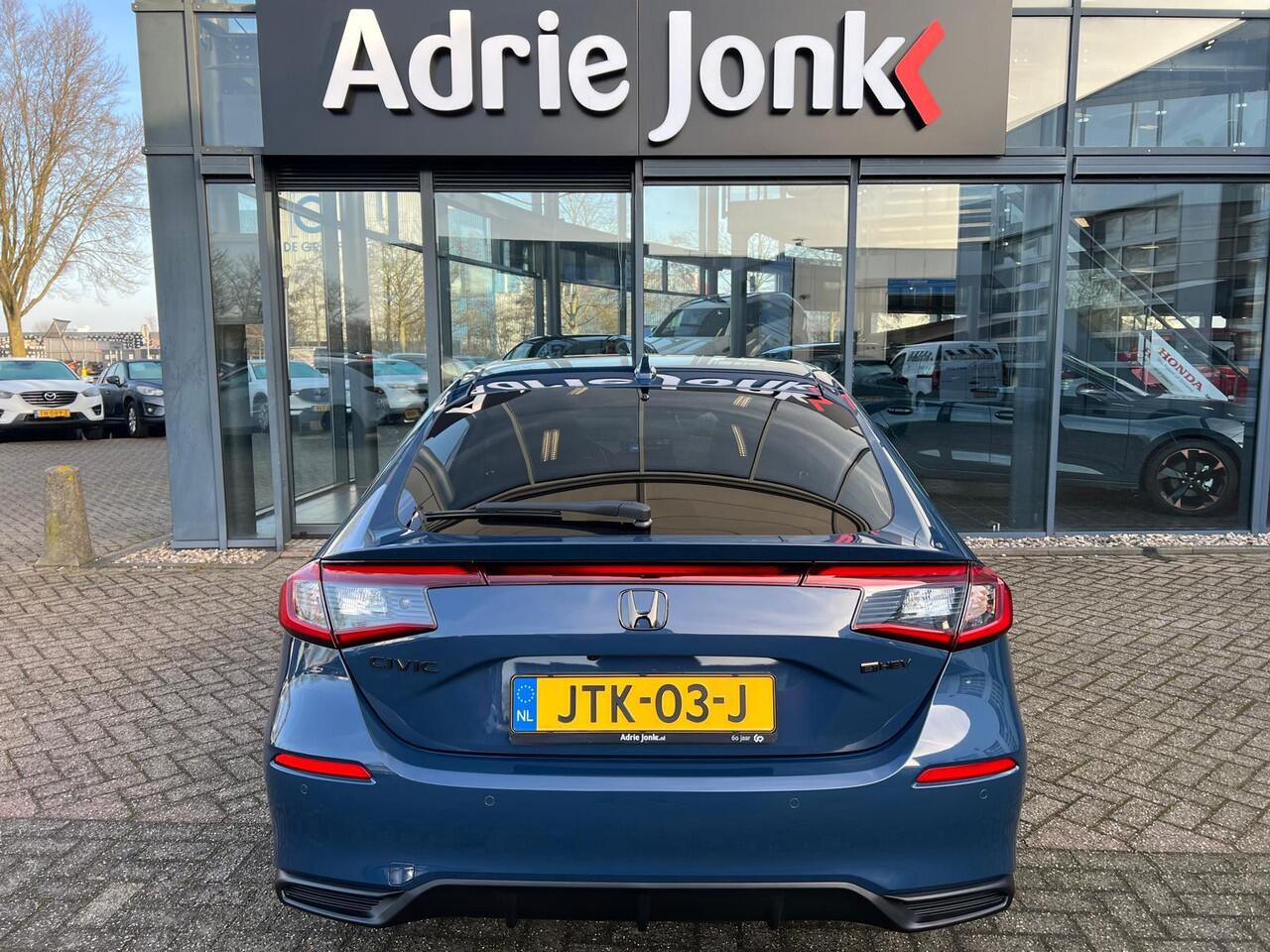 Honda CIVIC 2.0 e:HEV Sport | DEMO | FULL HYBRID | 18 INCH | APPLE & ANROID AUTO | CAMERA | STUUR + STOELVERWARMING | NAVIGATIE |