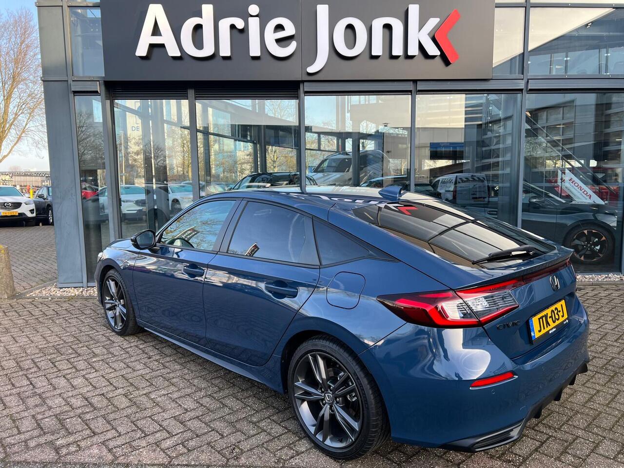 Honda CIVIC 2.0 e:HEV Sport | DEMO | FULL HYBRID | 18 INCH | APPLE & ANROID AUTO | CAMERA | STUUR + STOELVERWARMING | NAVIGATIE |