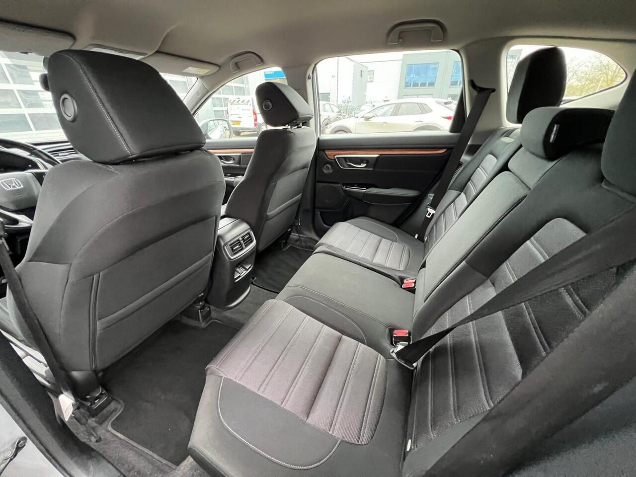 Honda CR-V 2.0 Hybrid Elegance AUTOMAAT | CAMERA | PARKEERSENSOREN V+A | ADAPTIVE CRUISE | NAVIGATIE | 18" LM VELGEN | NED. AUTO | HYBRIDE |