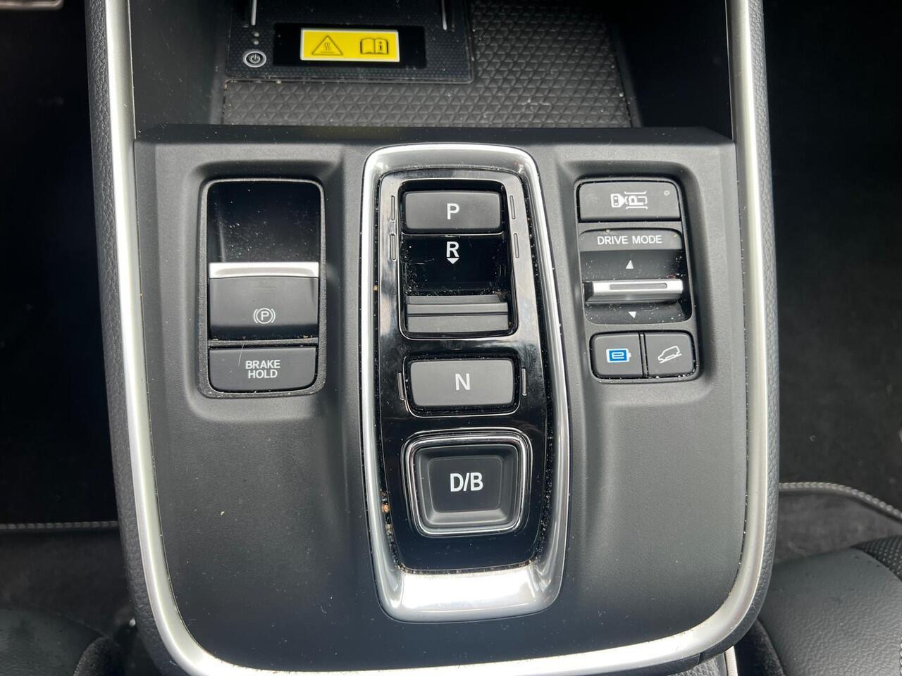 Honda CR-V 2.0 e:PHEV Advance Tech | AUTOMAAT | APPLE CARPLAY | PANORAMDAK | LEDER | DODEHOEKDETECTIE | BOSE AUDIO | ADAPTIEF CRUISE CONTROL | 360 CAMERA | DEMO |