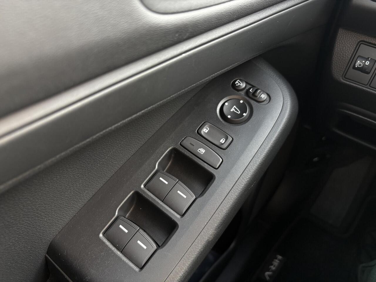 Honda HR-V 1.5 e:HEV Elegance / Airco / Stoelverwarming / Cruise control / Navigatie /