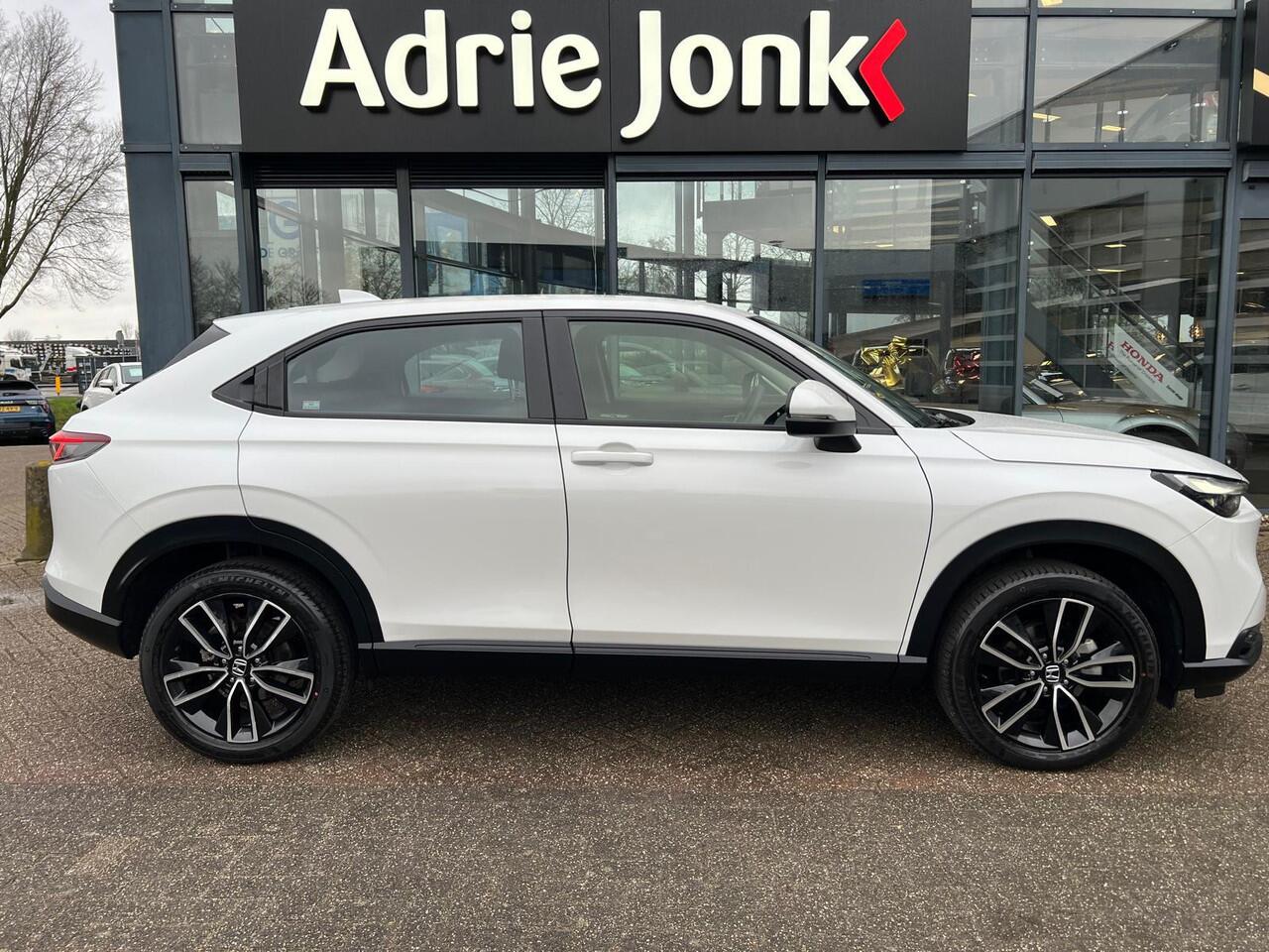 Honda HR-V 1.5 e:HEV Elegance AUTOMAAT | TREKHAAK | HYBRIDE | A.CAMERA | PARKEERSENSOREN V+A | STOELVERWARMING | NED. AUTO |