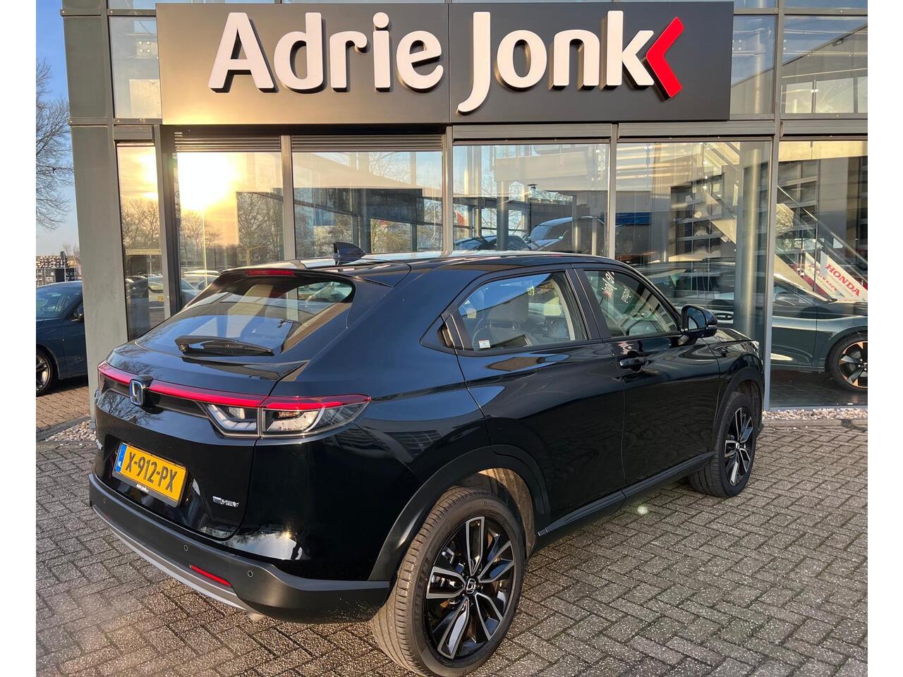 Honda HR-V 1.5 e:HEV Elegance AUTOMAAT | HYBRIDE | NAVIGATIE | CAMERA | APPLE CARPLAY / ANDROID AUTO | PARKEER SENSOREN |