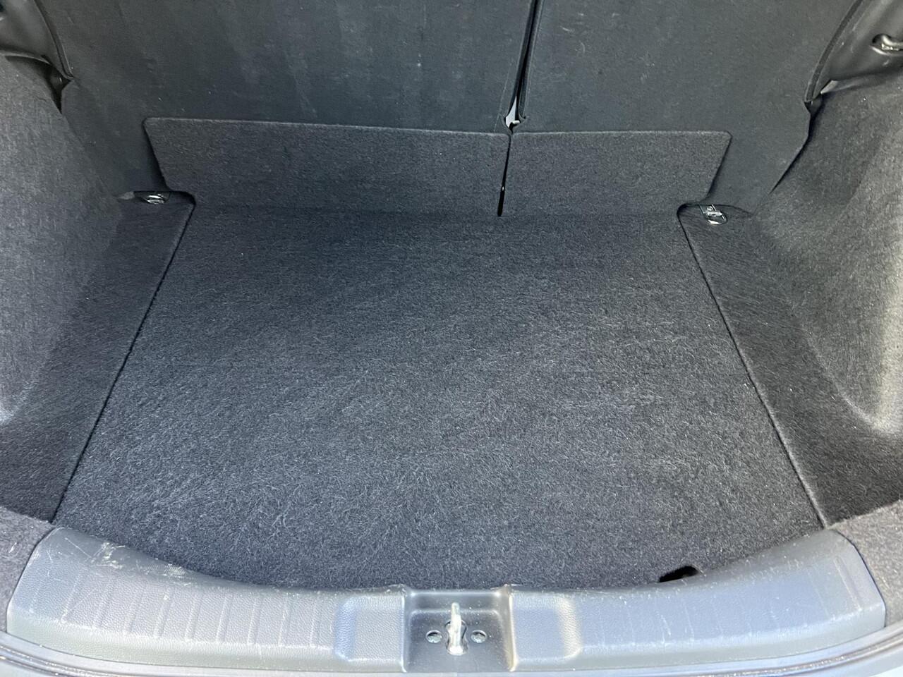 Honda JAZZ 1.3 i-VTEC Comfort TREKHAAK | NAVIGATIE | PARKEER SENSOREN V+A | AIRCO | CRUISE CONTROLE | NED. AUTO |