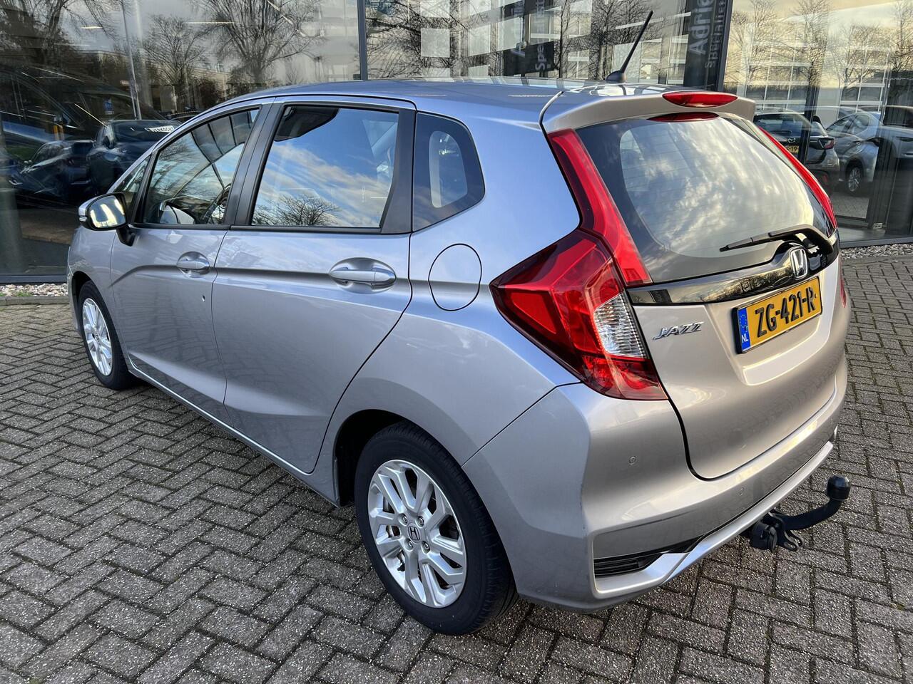 Honda JAZZ 1.3 i-VTEC Comfort TREKHAAK | NAVIGATIE | PARKEER SENSOREN V+A | AIRCO | CRUISE CONTROLE | NED. AUTO |