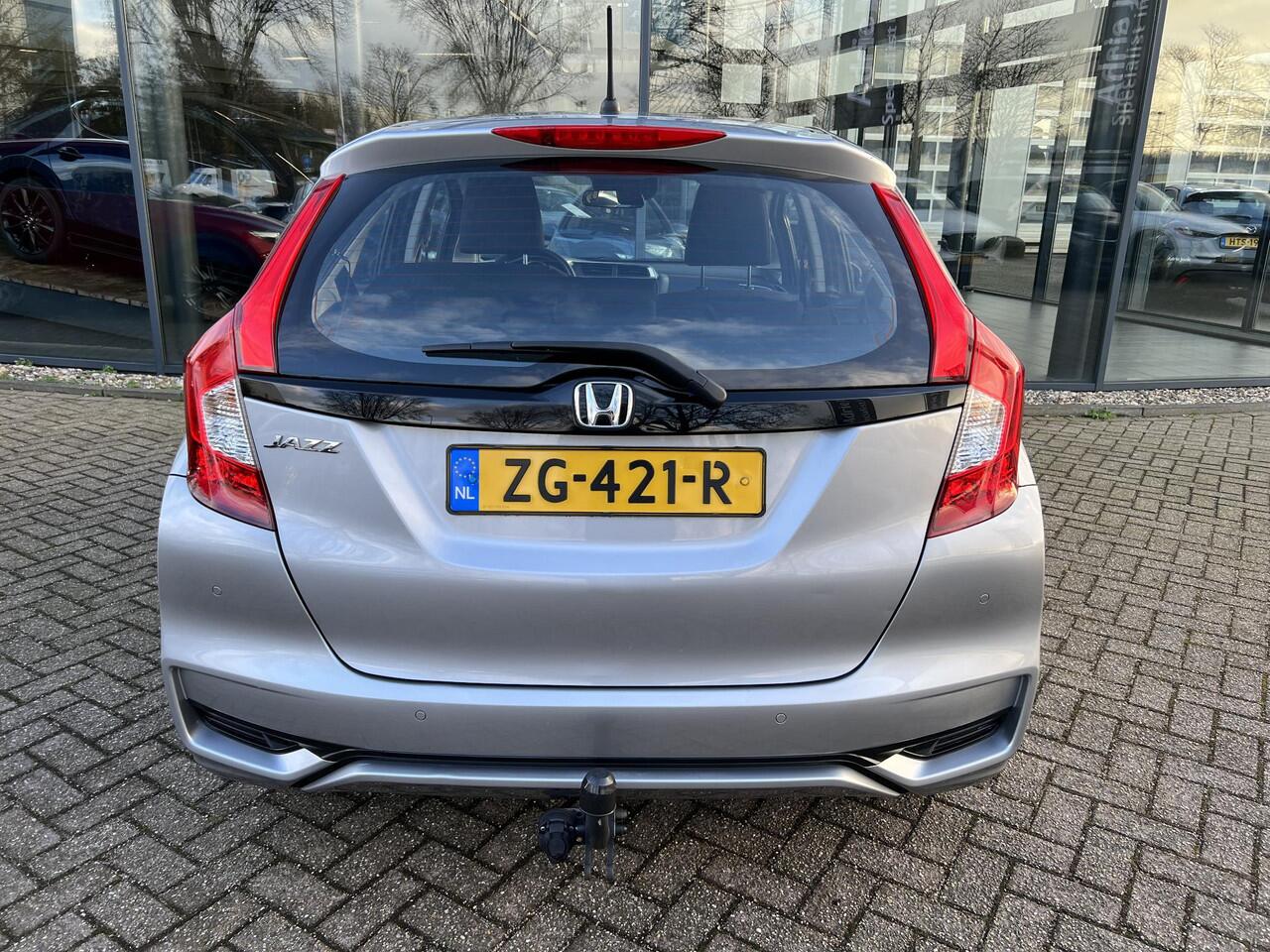 Honda JAZZ 1.3 i-VTEC Comfort TREKHAAK | NAVIGATIE | PARKEER SENSOREN V+A | AIRCO | CRUISE CONTROLE | NED. AUTO |