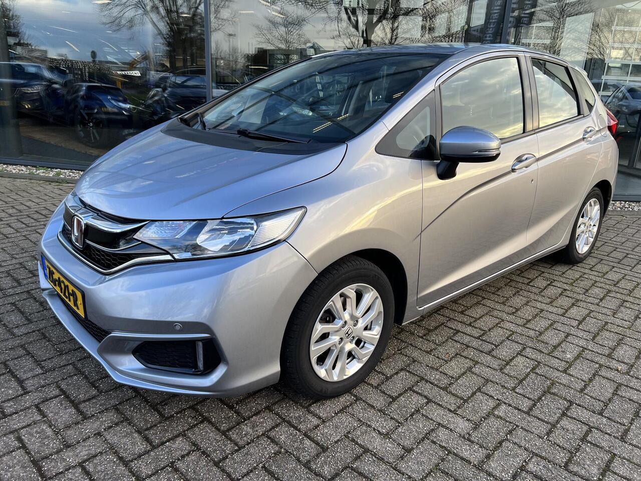 Honda JAZZ 1.3 i-VTEC Comfort TREKHAAK | NAVIGATIE | PARKEER SENSOREN V+A | AIRCO | CRUISE CONTROLE | NED. AUTO |