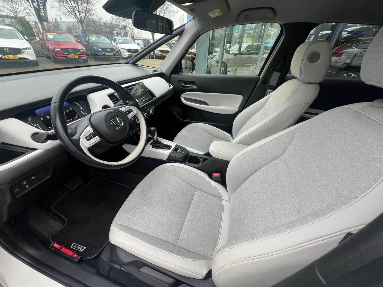 Honda JAZZ 1.5 e:HEV Executive | AUTOMAAT | TREKHAAK | CAMERA | NAVIGATIE | APPLE & ANDROID AUTO | NED AUTO | DEALER ONDERHOUDEN | STUUR + STOELVERWARMING |