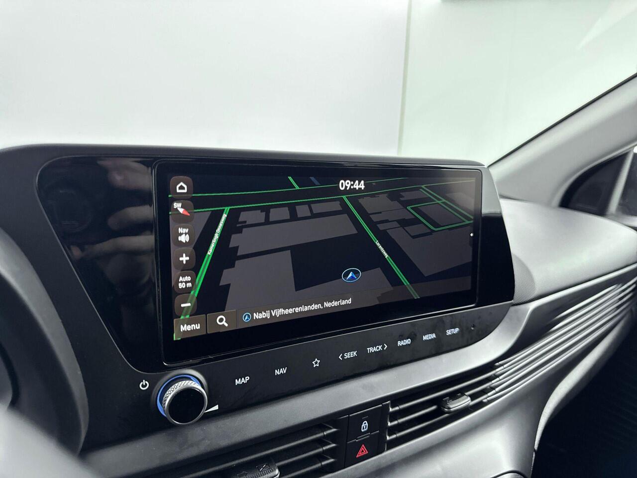Hyundai Bayon 1.0 T-GDI Premium | Trekhaak | Navigtie AppleCarplay androidauto | Stoel en stuuwiel verwarming |