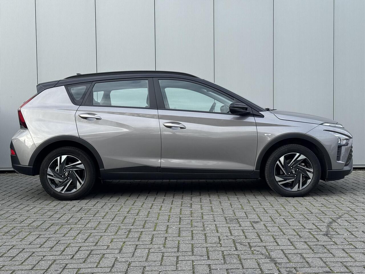 Hyundai Bayon 1.0 T-GDI Comfort Smart / 1e eig / Navigatie / Automaat / Two-Tone Zwart dak / slechts 10.818 km/ apple carplay of android auto/ achteruitrijcamera met parkeersensoren