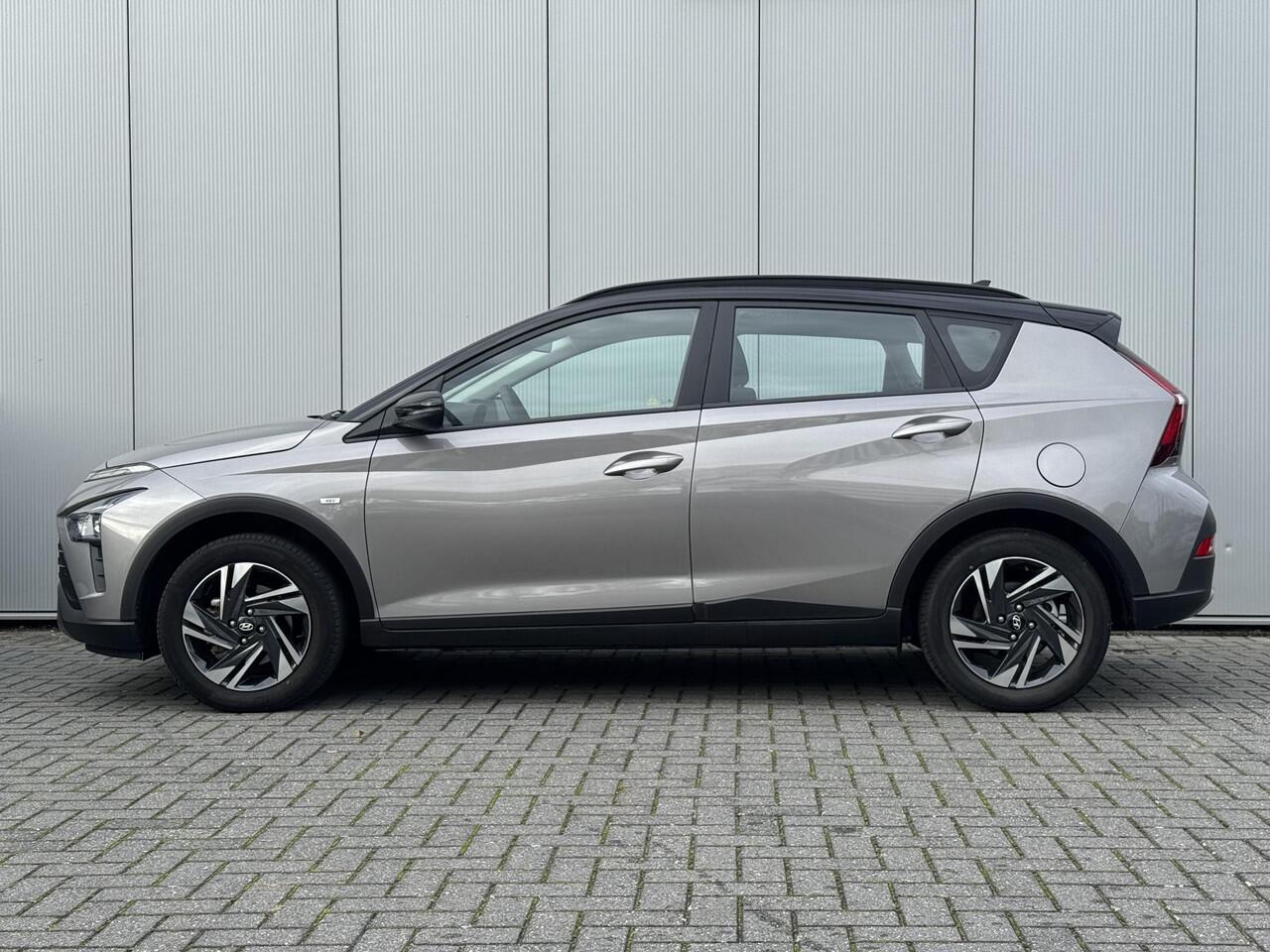Hyundai Bayon 1.0 T-GDI Comfort Smart / 1e eig / Navigatie / Automaat / Two-Tone Zwart dak / slechts 10.818 km/ apple carplay of android auto/ achteruitrijcamera met parkeersensoren