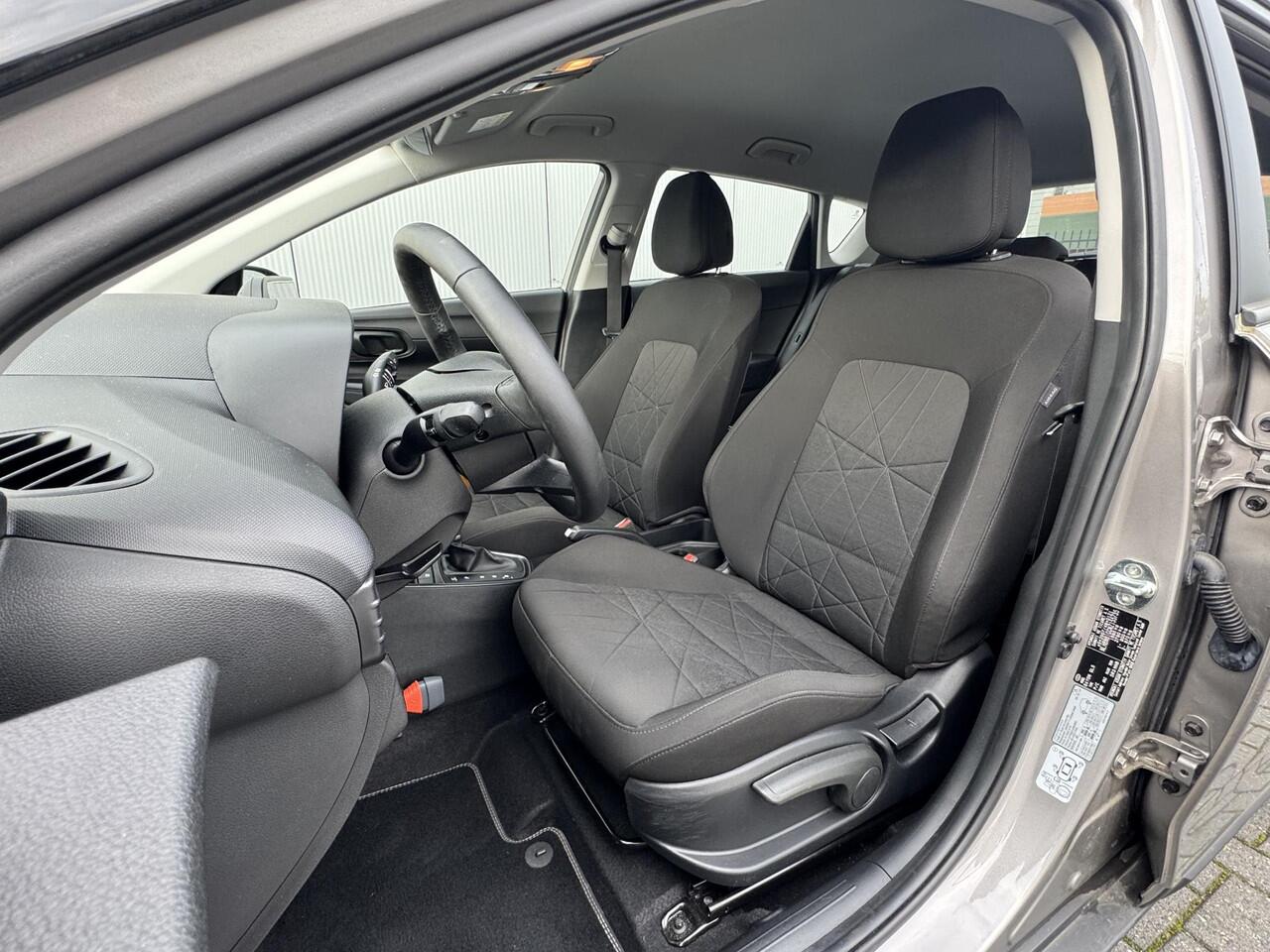 Hyundai Bayon 1.0 T-GDI Comfort Smart / 1e eig / Navigatie / Automaat / Two-Tone Zwart dak / slechts 10.818 km/ apple carplay of android auto/ achteruitrijcamera met parkeersensoren