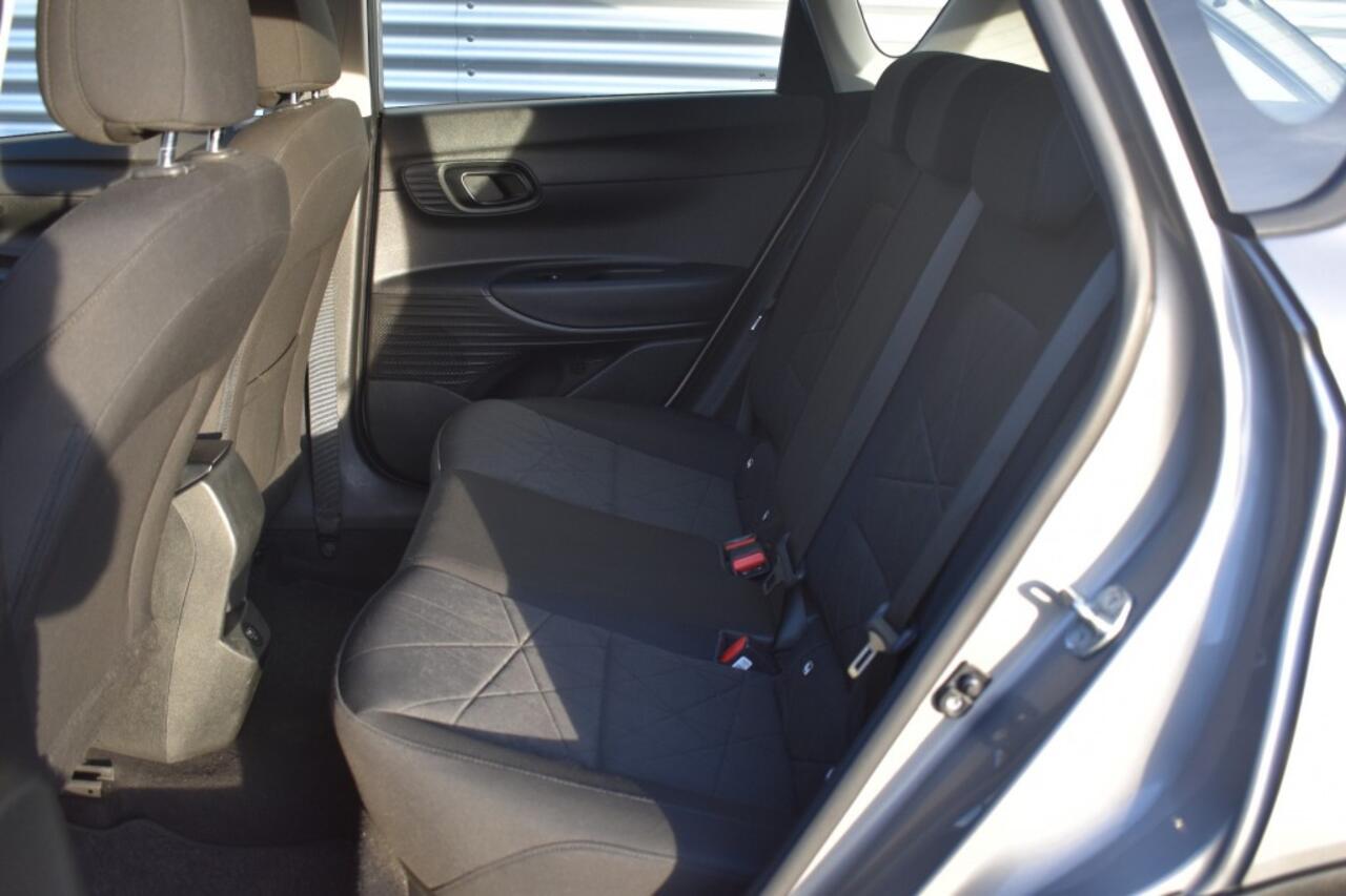 Hyundai Bayon 1.0 AUT. T-GDI / P.CAM / STOEL + STW VERWARM. / KEYLESS / TREKHAAK