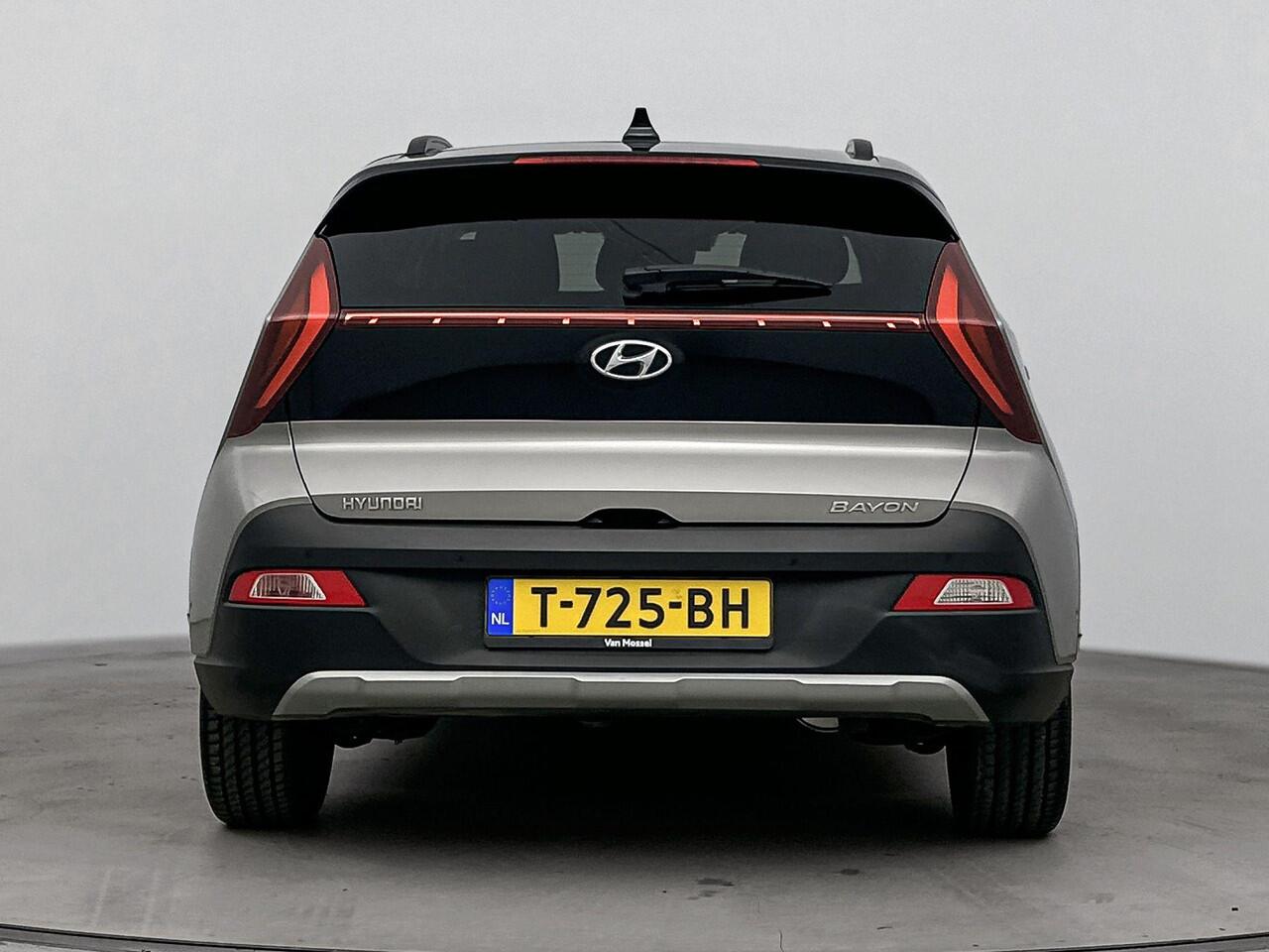 Hyundai Bayon 1.0 T-GDI Aut.100Pk Premium | Navigatie | Bose geluidssysteem | Apple Carplay/Android Auto | Cruise Control Adaptief | Stuurwiel en Voorstoelen Verwarmd | Climate Control | LED koplampen | Lichtmetalen Velgen 16" | Dodehoekdetectie|