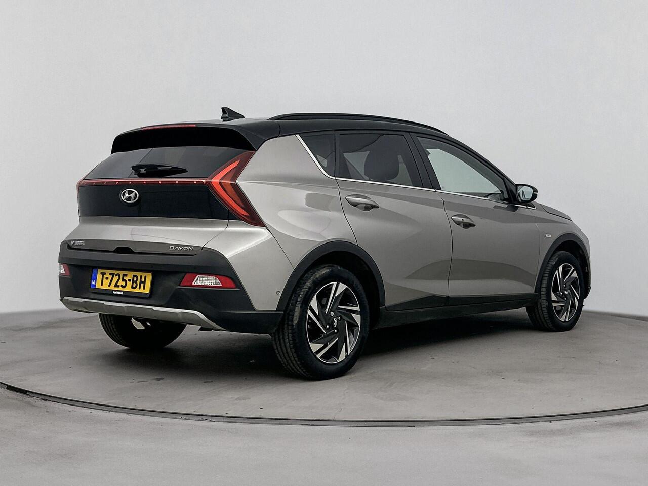 Hyundai Bayon 1.0 T-GDI Aut.100Pk Premium | Navigatie | Bose geluidssysteem | Apple Carplay/Android Auto | Cruise Control Adaptief | Stuurwiel en Voorstoelen Verwarmd | Climate Control | LED koplampen | Lichtmetalen Velgen 16" | Dodehoekdetectie|