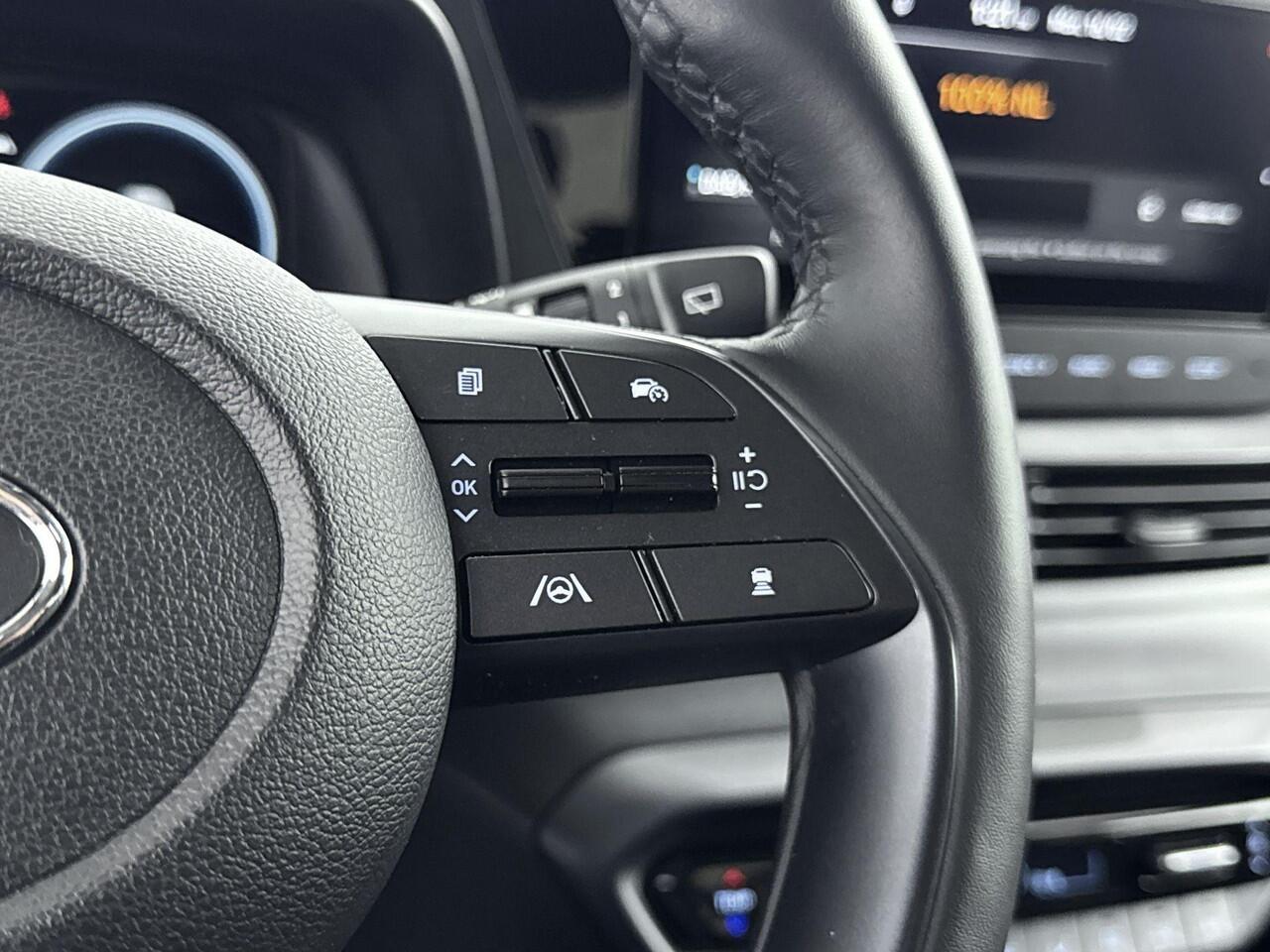 Hyundai Bayon 1.0 T-GDI Aut.100Pk Premium | Navigatie | Bose geluidssysteem | Apple Carplay/Android Auto | Cruise Control Adaptief | Stuurwiel en Voorstoelen Verwarmd | Climate Control | LED koplampen | Lichtmetalen Velgen 16" | Dodehoekdetectie|