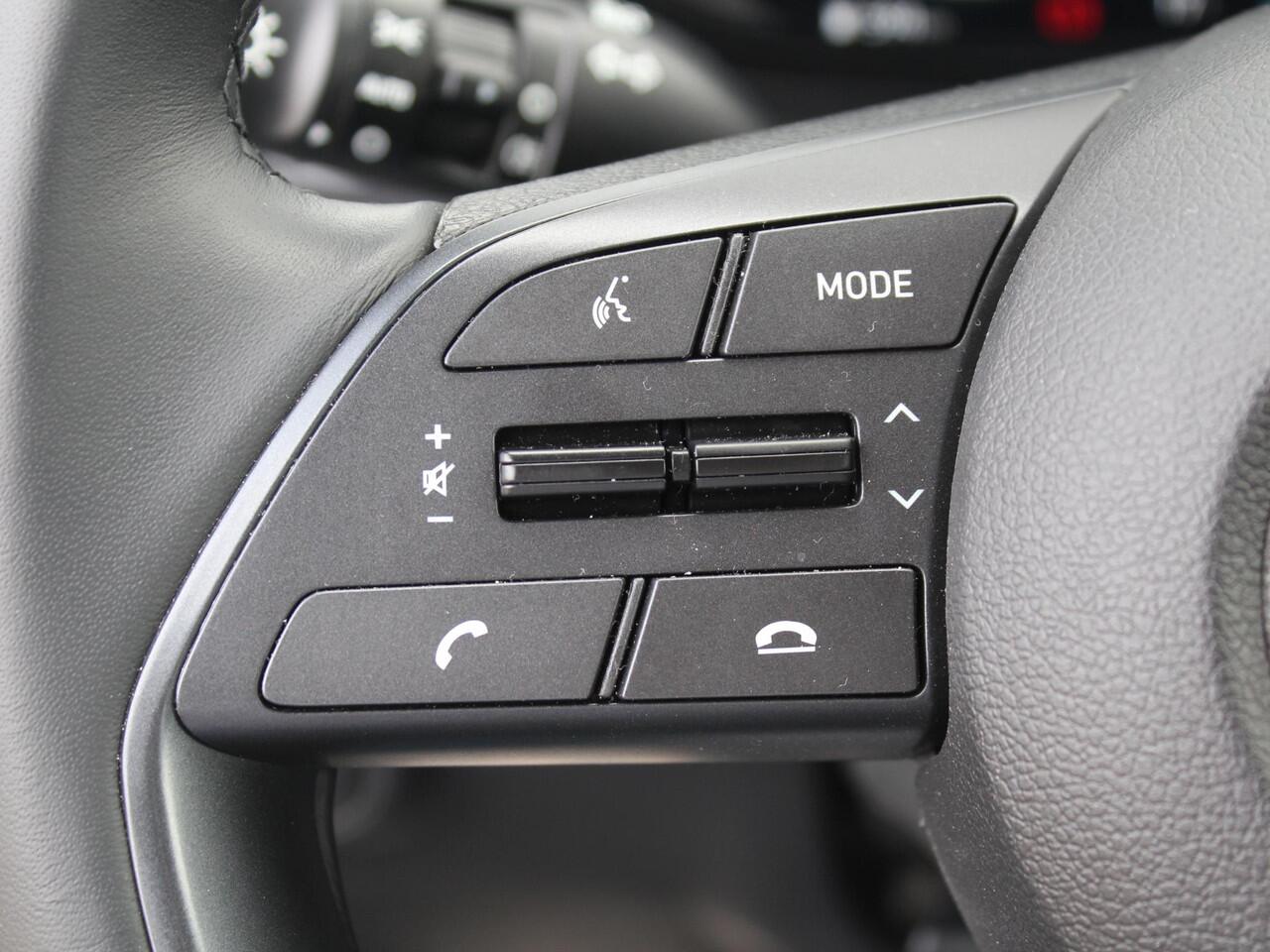 Hyundai Bayon 1.0 T-GDI Comfort Smart / Navigatie + Apple Carplay/Android Auto / Cruise Control / Achteruitrijcamera / Lichtmetalen Velgen 16" / Airco /