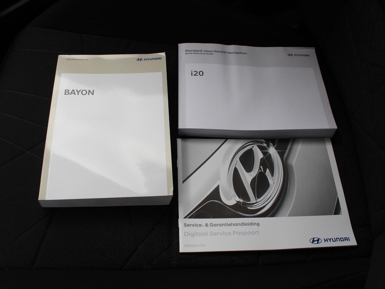 Hyundai Bayon 1.0 T-GDI Comfort Smart / Navigatie + Apple Carplay/Android Auto / Cruise Control / Achteruitrijcamera / Lichtmetalen Velgen 16" / Airco /