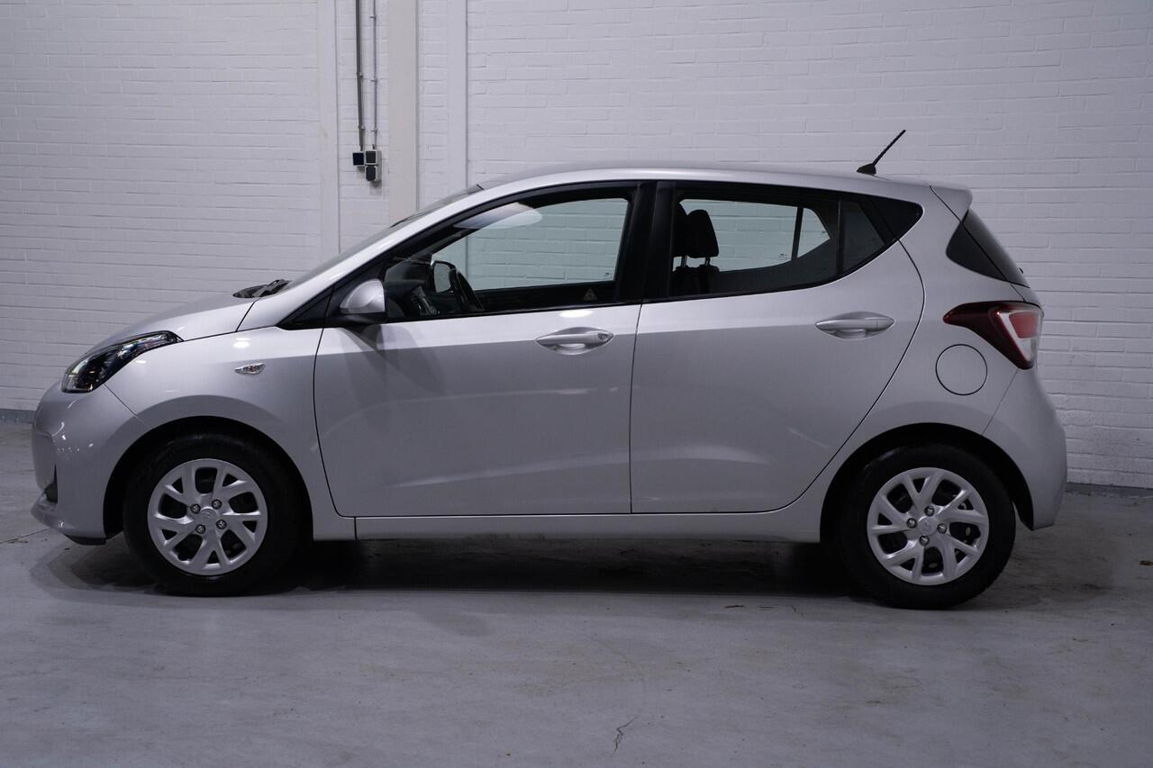 Hyundai I 10 1.0i Trend Collor-edition Airco Cruise Stoel- en stuurverwarming