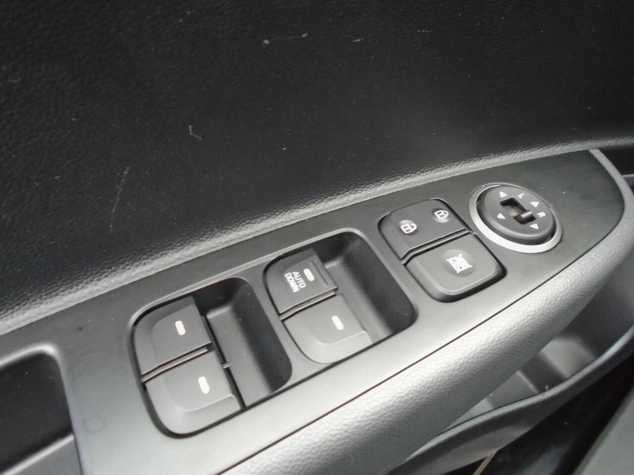 Hyundai I 10 1.0i Comfort NAVIGATOR