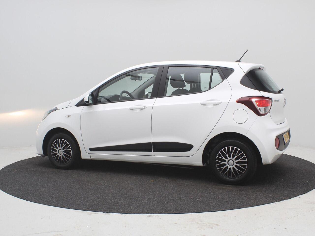 Hyundai I 10 1.0i Comfort / Dealeronderhouden / Airco / Cruise Control / Winter & zomerbanden set / 1ste Eigenaar / Bluetooth / 5-deurs /
