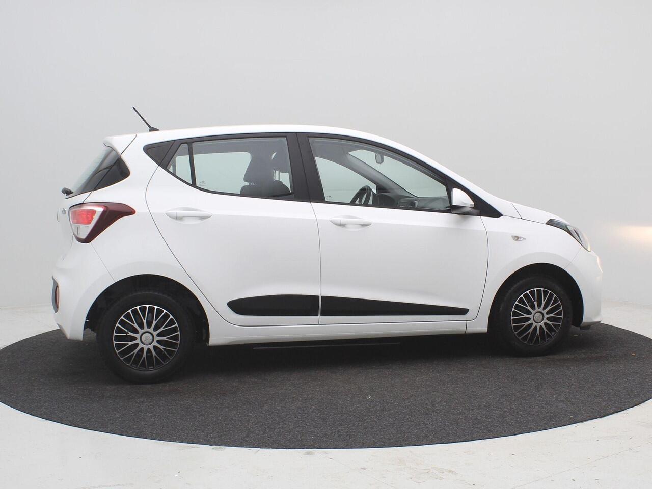 Hyundai I 10 1.0i Comfort / Dealeronderhouden / Airco / Cruise Control / Winter & zomerbanden set / 1ste Eigenaar / Bluetooth / 5-deurs /