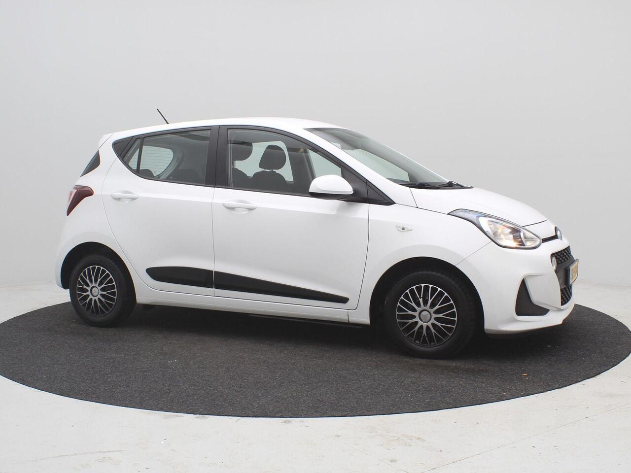Hyundai I 10 1.0i Comfort / Dealeronderhouden / Airco / Cruise Control / Winter & zomerbanden set / 1ste Eigenaar / Bluetooth / 5-deurs /
