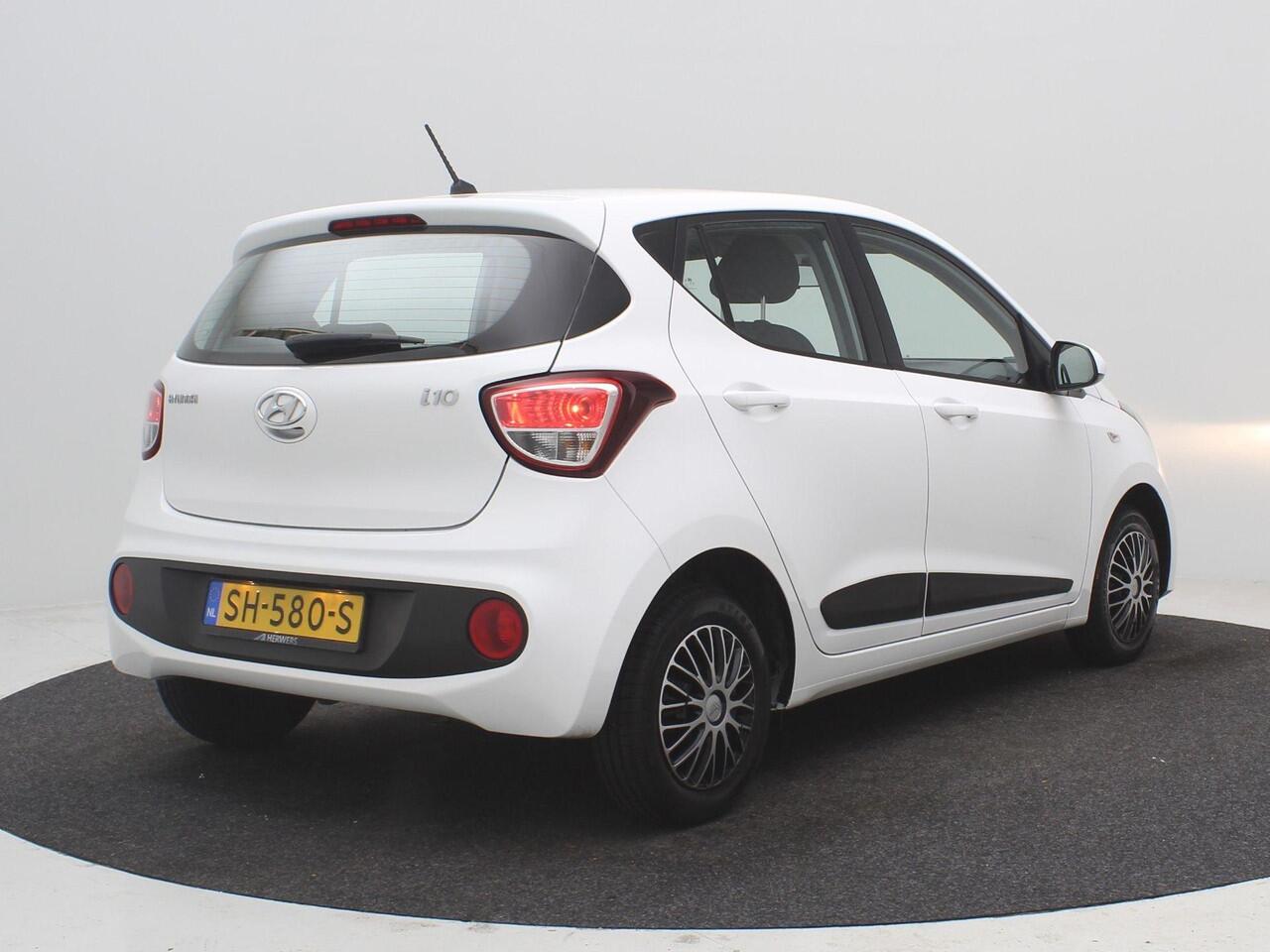 Hyundai I 10 1.0i Comfort / Dealeronderhouden / Airco / Cruise Control / Winter & zomerbanden set / 1ste Eigenaar / Bluetooth / 5-deurs /