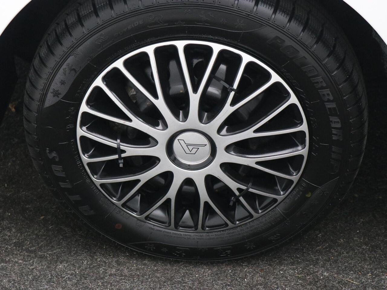 Hyundai I 10 1.0i Comfort / Dealeronderhouden / Airco / Cruise Control / Winter & zomerbanden set / 1ste Eigenaar / Bluetooth / 5-deurs /