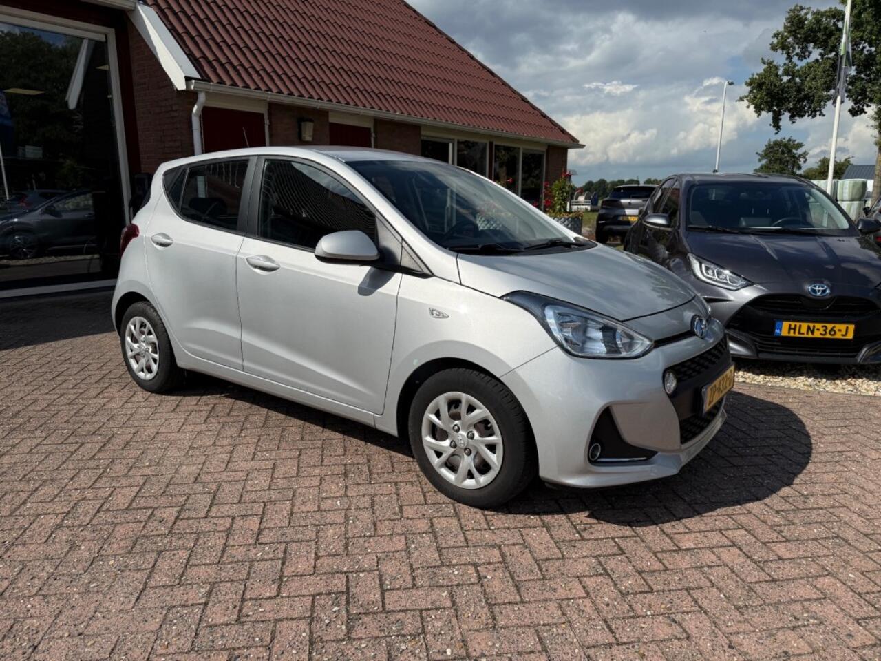 Hyundai I 10 1.0I COMFORT 5-DRS NAVIAGATIE/RADIO/AIRCO/CRUISE CONTROL/ENZ.