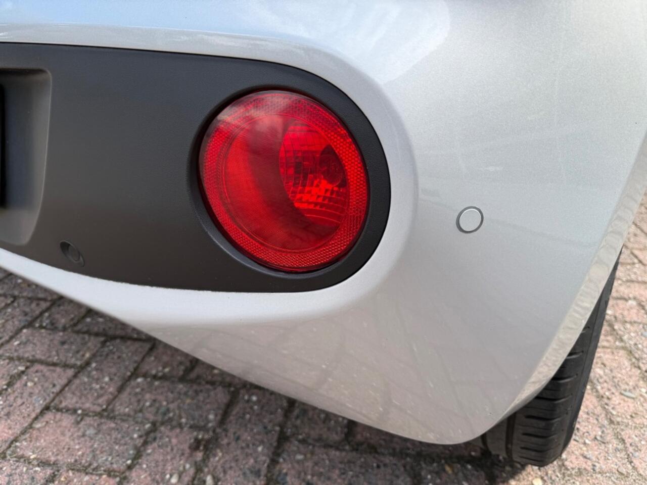 Hyundai I 10 1.0I COMFORT 5-DRS NAVIAGATIE/RADIO/AIRCO/CRUISE CONTROL/ENZ.