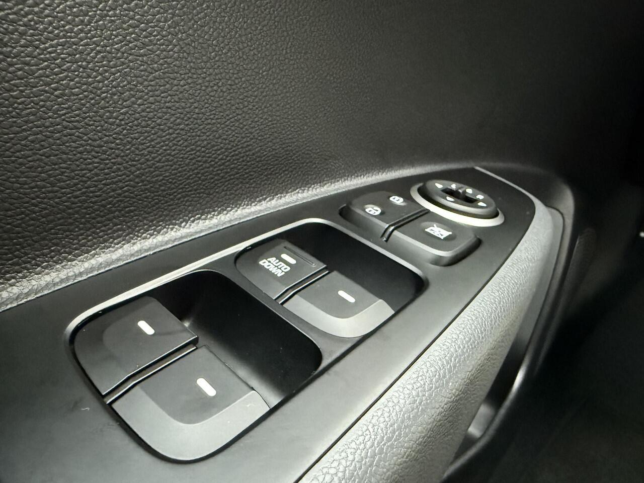 Hyundai I 10 1.0i Comfort / Cruise Control / Bluetooth / Airco / NAP Logisch / 1e Eigenaar