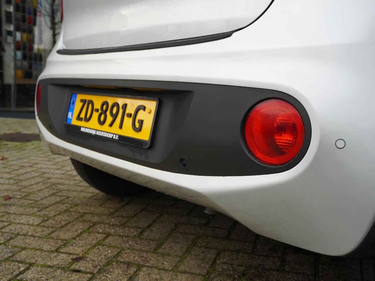 Hyundai I 10 1.0i Comfort 5p. AUTOMAAT / 26.000KM!! / 1E EIGENAAR / DEALER ONDERHOUDEN / NAVI / SMART PACK / PDC A / AIRCO / BLUETOOTH / DAB / APPLE CARPLAY / ANDROID AUTO / 14''