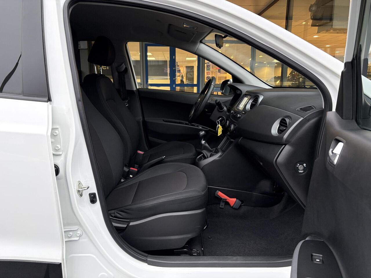 Hyundai I 10 1.0i Premium | Stoelverwarming | Cruise Control | Parkeersensoren | Navigatie & Carplay |